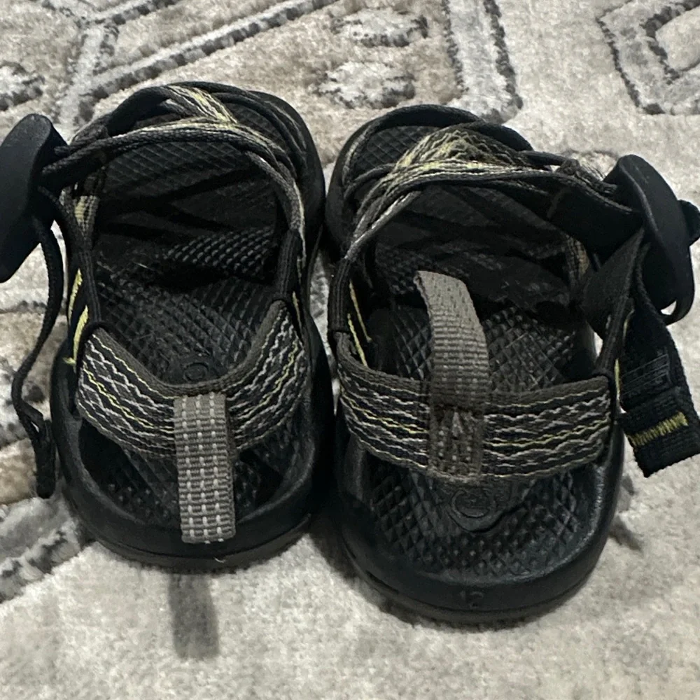 Size 13 Chaco Kids Black Sandals with Gray-Yellow/Green Straps - Picture 3 of 4
